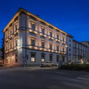 Ariele 4*, Firenze Italia